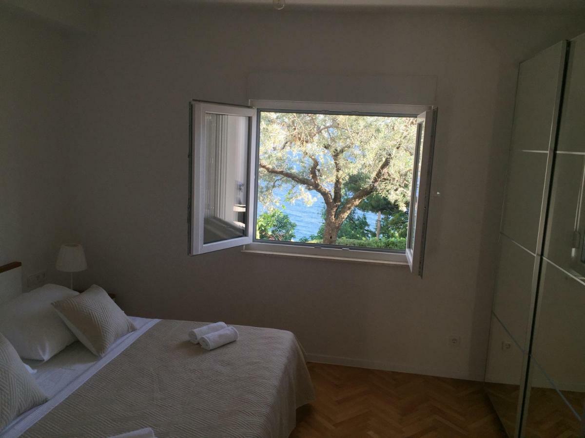 Sea View Apartment With A Huge Terrace Pisak Buitenkant foto