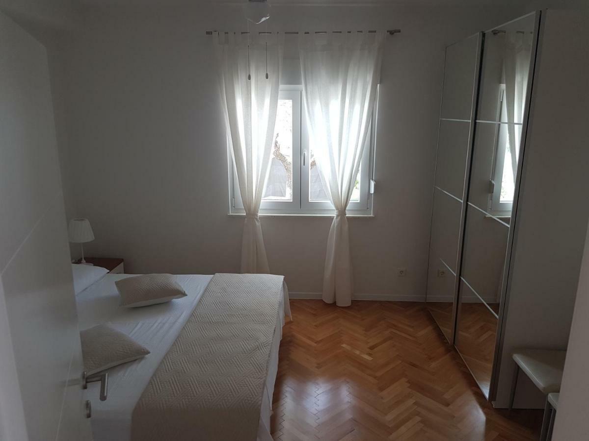 Sea View Apartment With A Huge Terrace Pisak Buitenkant foto